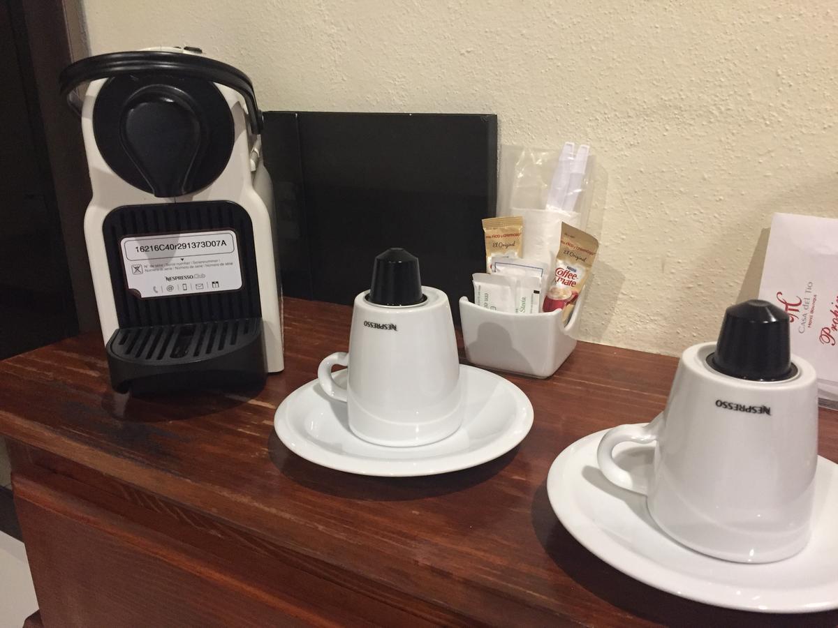 Casa Del Tio Hotel Boutique Сан-Міґель-де-Альєнде Екстер'єр фото A Nespresso coffee machine in a hotel room