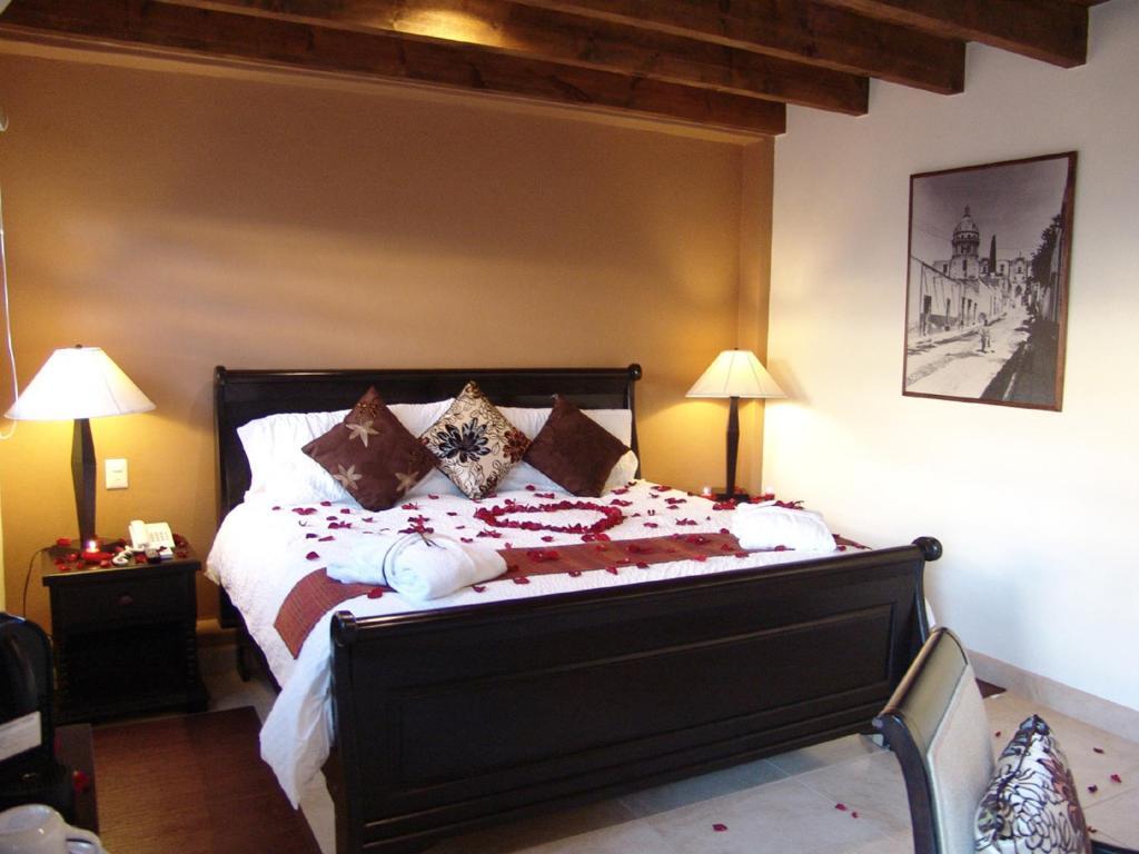 Casa Del Tio Hotel Boutique Сан-Міґель-де-Альєнде Номер фото A bedroom at the Inn at the Quinta Real
