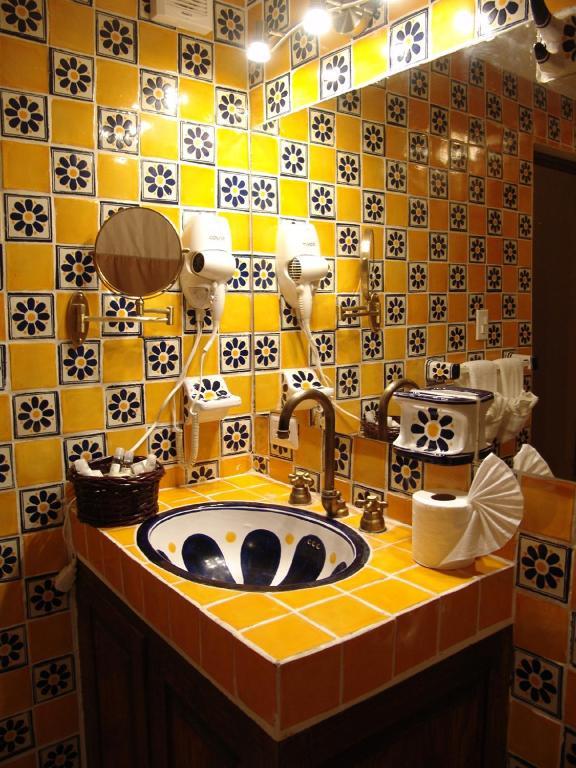 Casa Del Tio Hotel Boutique Сан-Міґель-де-Альєнде Номер фото Bathroom in Morocco
